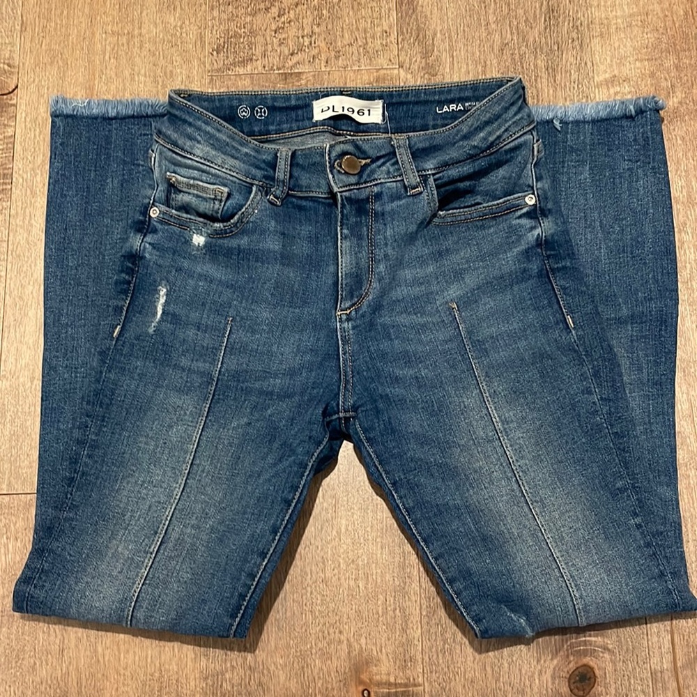 DL1961 Lara Jeans Cropped Flare Size 25